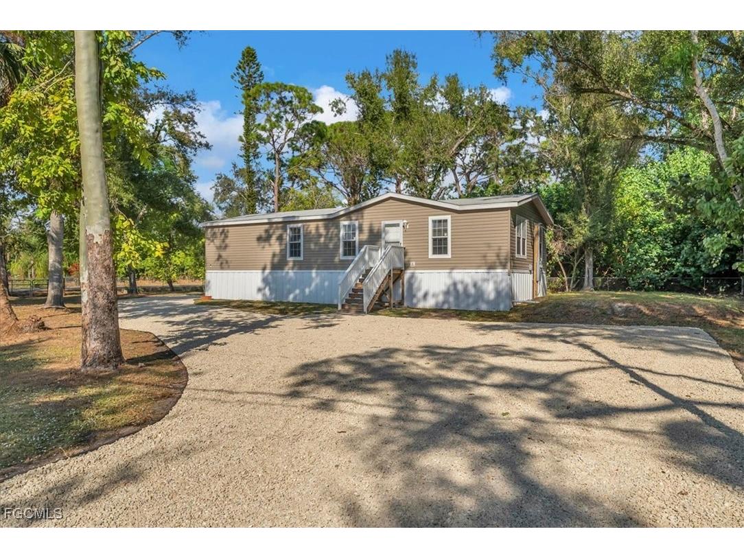 2170 Bahia Lane North Fort Myers FL 33917 2025023987 image5