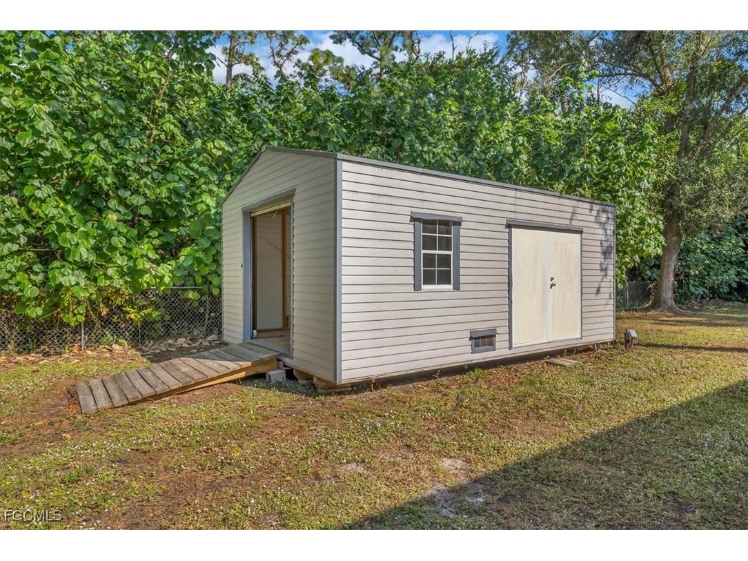 2170 Bahia Lane North Fort Myers FL 33917 2025023987 image9