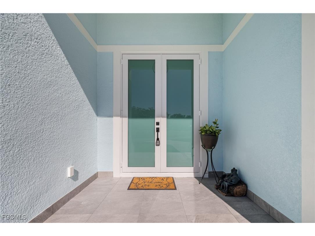 2170 Barbados Avenue Fort Myers FL 33905 2025019516 image1