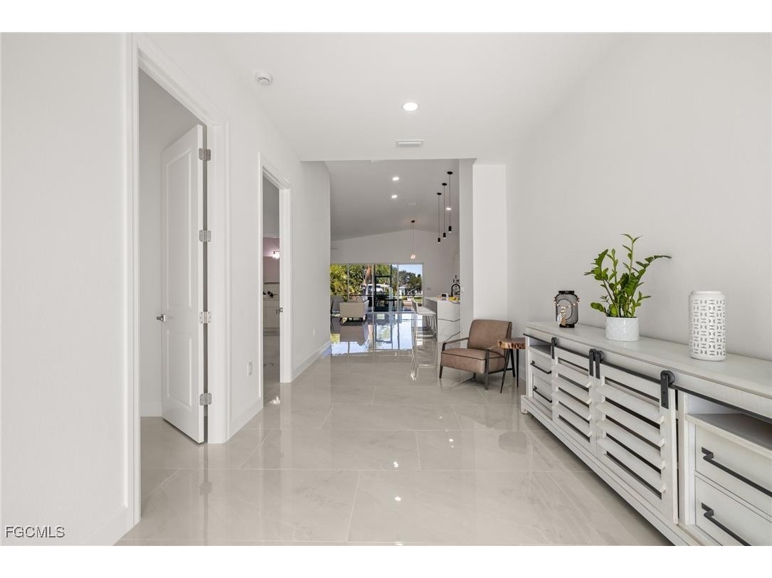 2170 Barbados Avenue Fort Myers FL 33905 2025019516 image2