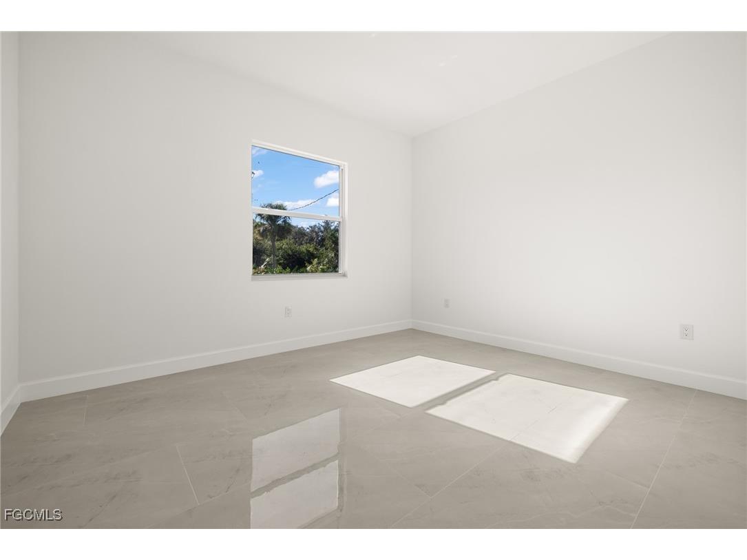 2170 Barbados Avenue Fort Myers FL 33905 2025019516 image4