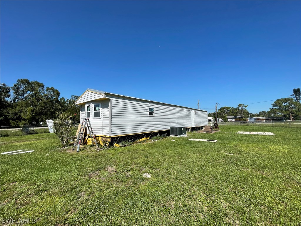 2170 Case Lane North Fort Myers FL 33917 223058105 image1