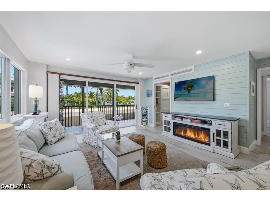 2170 Gulf Shore Boulevard N #24W Naples FL 34102 226023234 image3