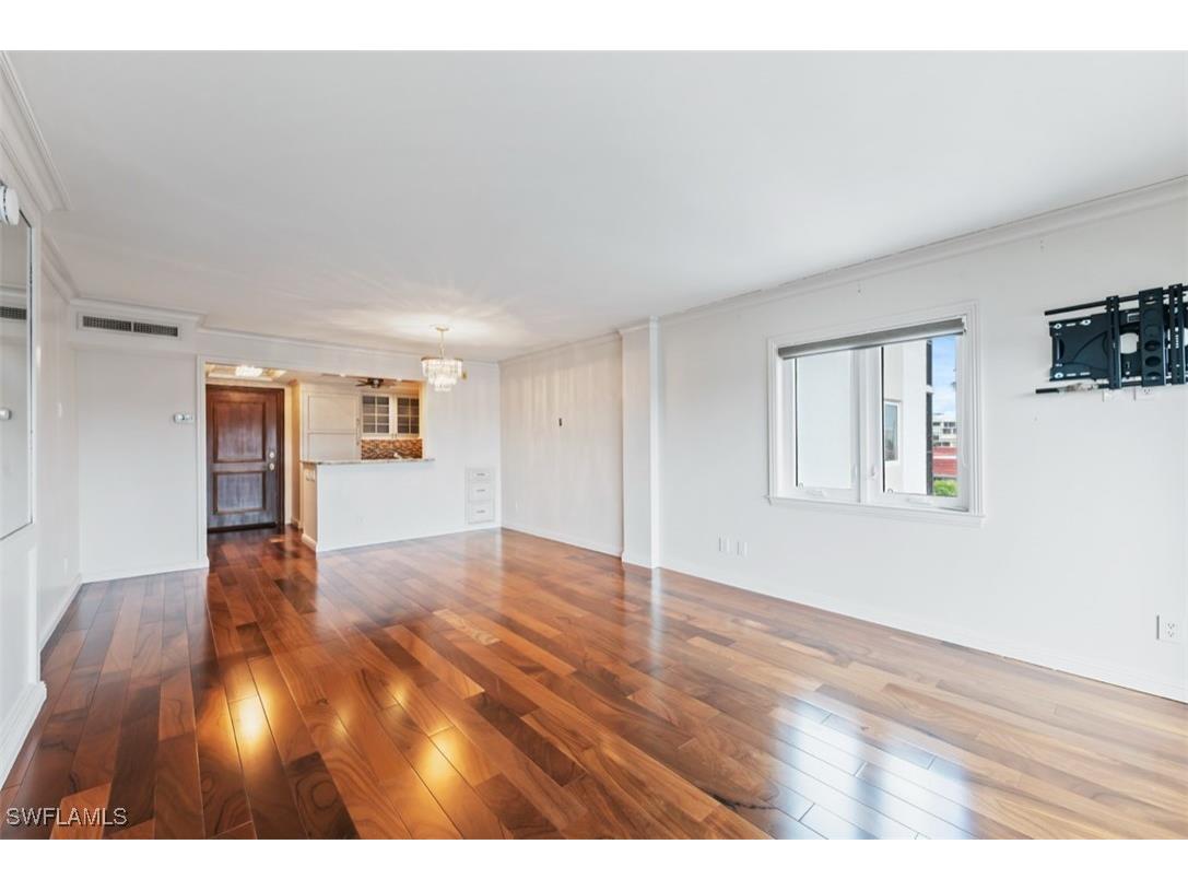 2170 Gulf Shore Boulevard N #44E Naples FL 34102 225069859 image8