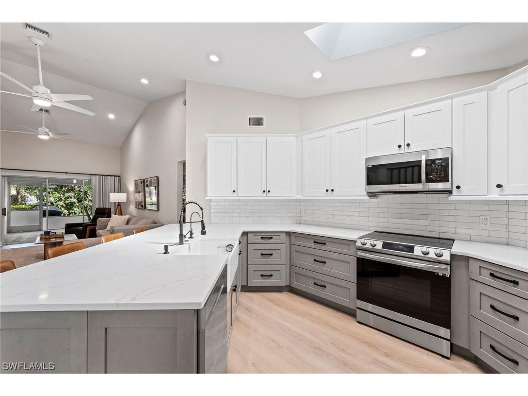 21703 Sungate Court Estero FL 33928 224020557 image1