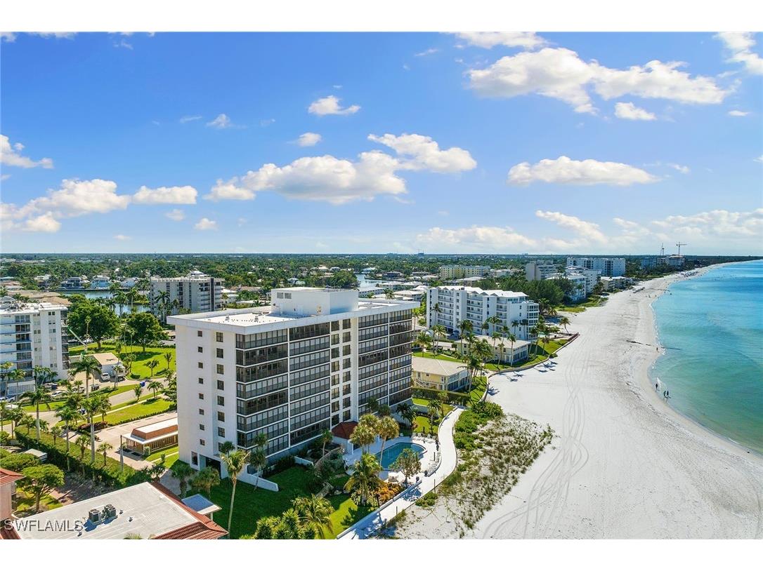 2171 Gulf Shore Boulevard N #201 Naples FL 34102 226005521 image1