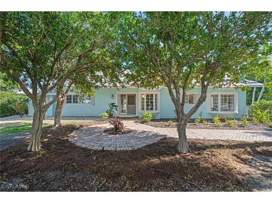 2171 South Winds Drive Naples FL 34102 224101342 image1