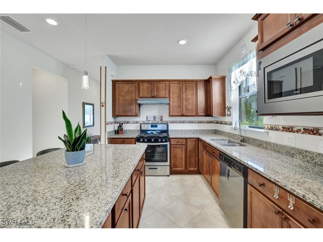 2171 Yellowfin Circle Naples FL 34114 225085139 image1