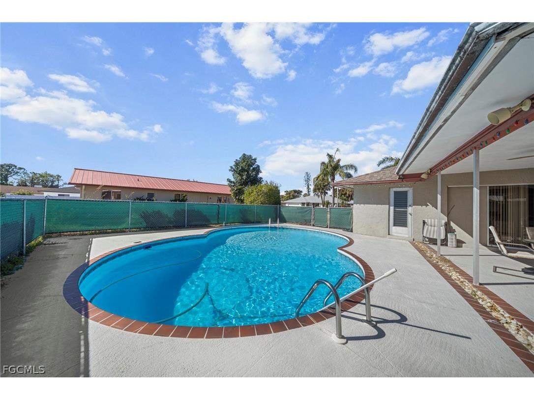 2172 Lochmoor Circle North Fort Myers FL 33903 2026009494 image1