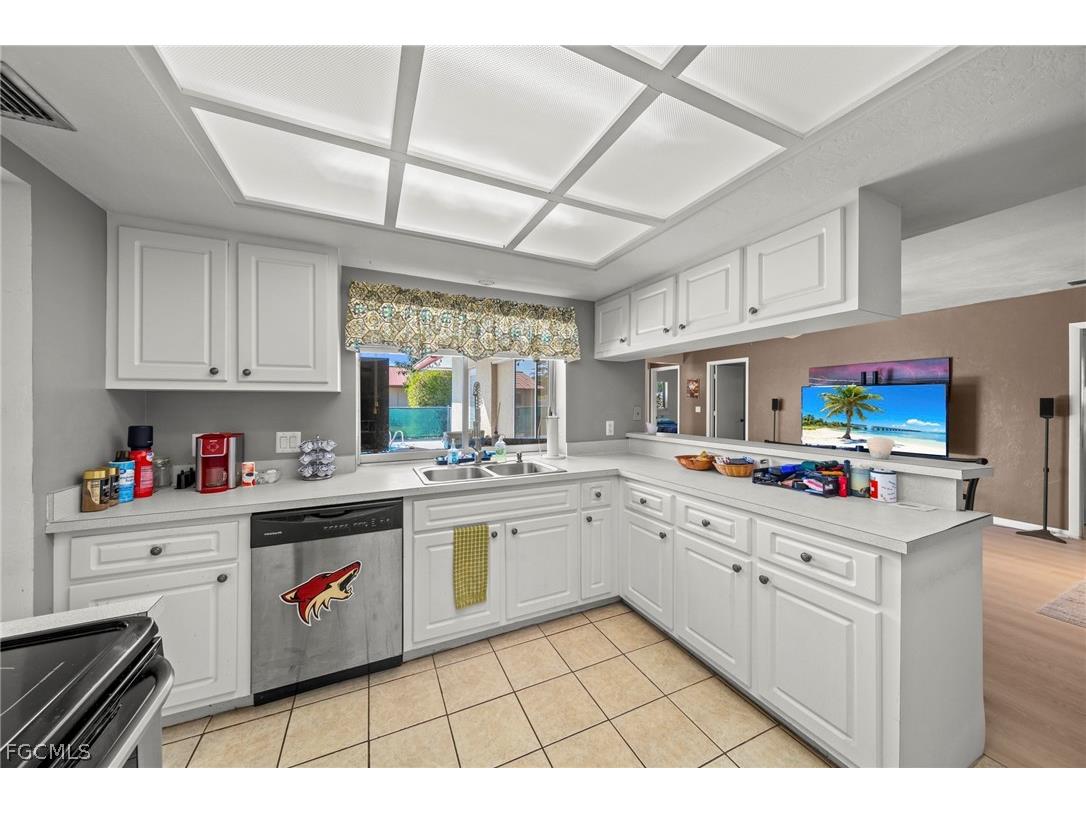 2172 Lochmoor Circle North Fort Myers FL 33903 2026009494 image4
