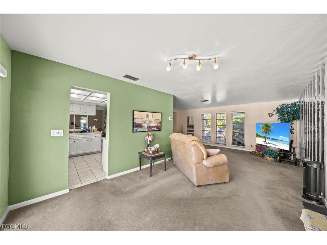 2172 Lochmoor Circle North Fort Myers FL 33903 2026009494 image8