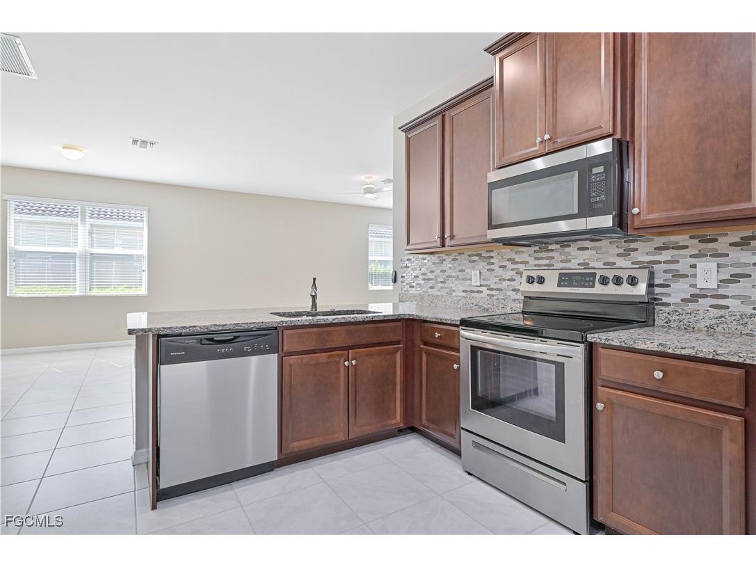 2173 Summersweet Drive Alva FL 33920 2025016884 image14