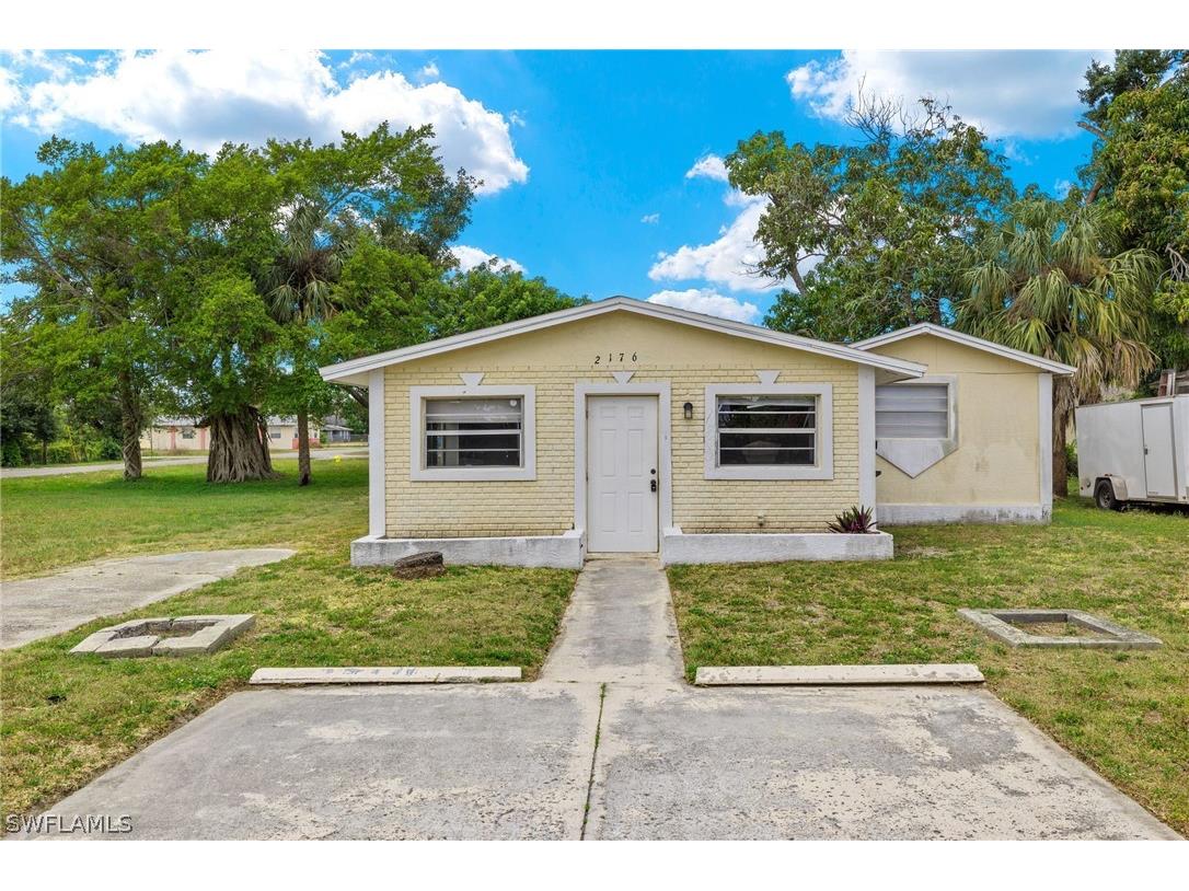 2176 Davis Street Fort Myers FL 33916 224038382 image1