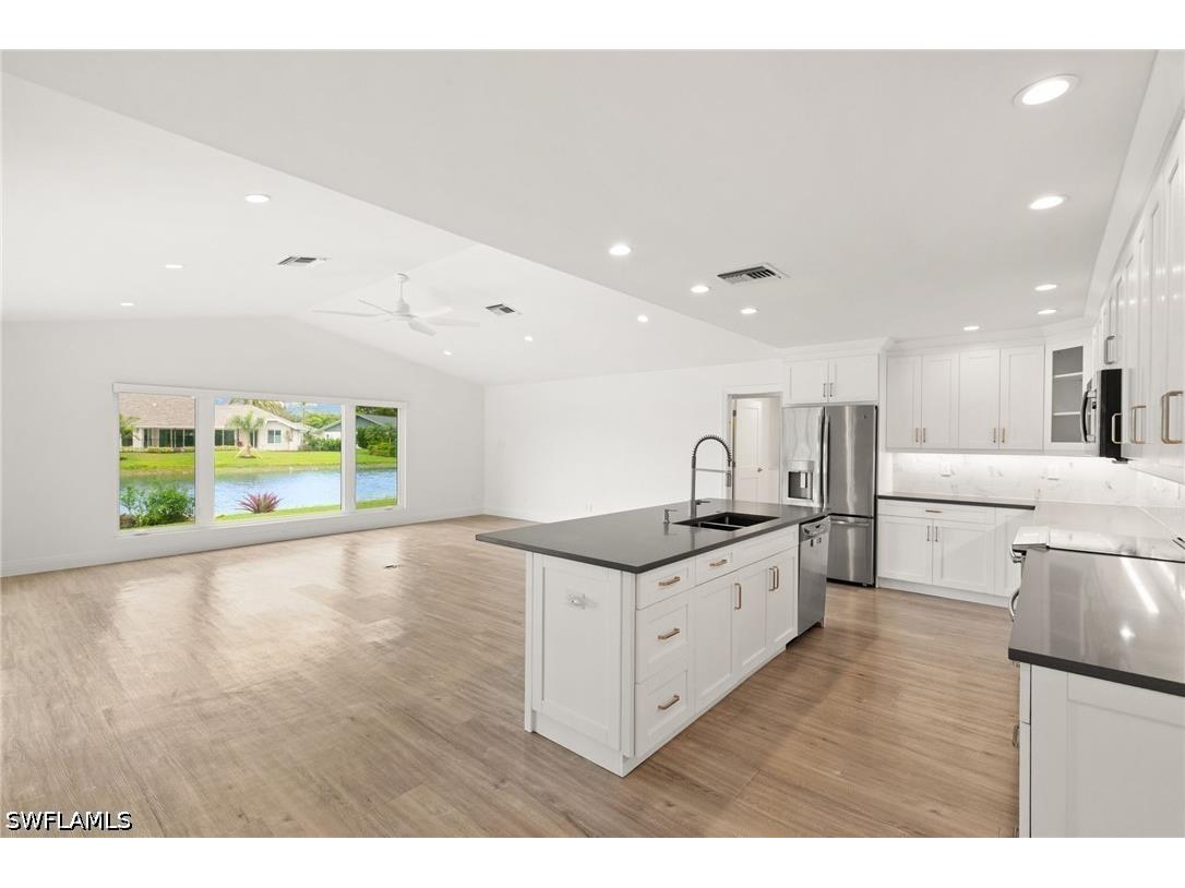 2178 Pine Woods Circle #25 Naples FL 34105 226012801 image10