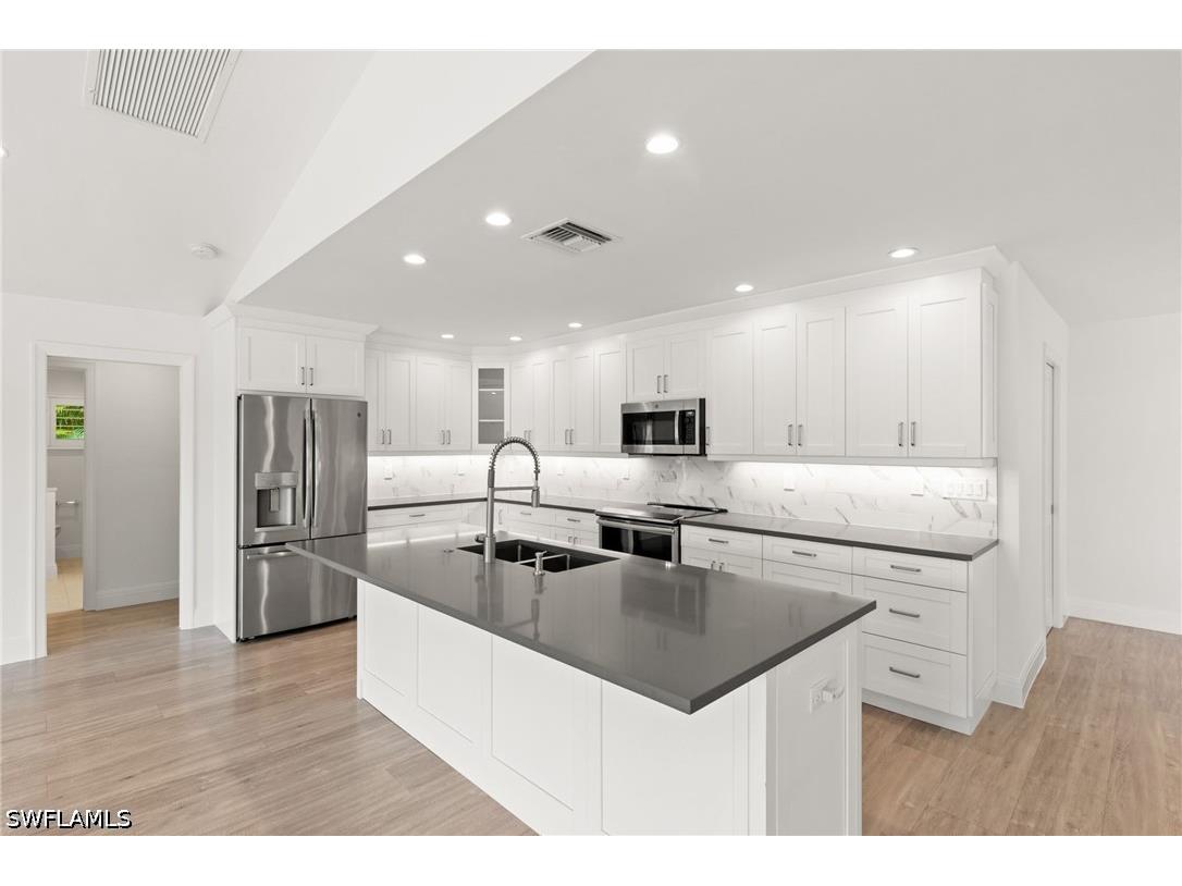 2178 Pine Woods Circle #25 Naples FL 34105 226012801 image11