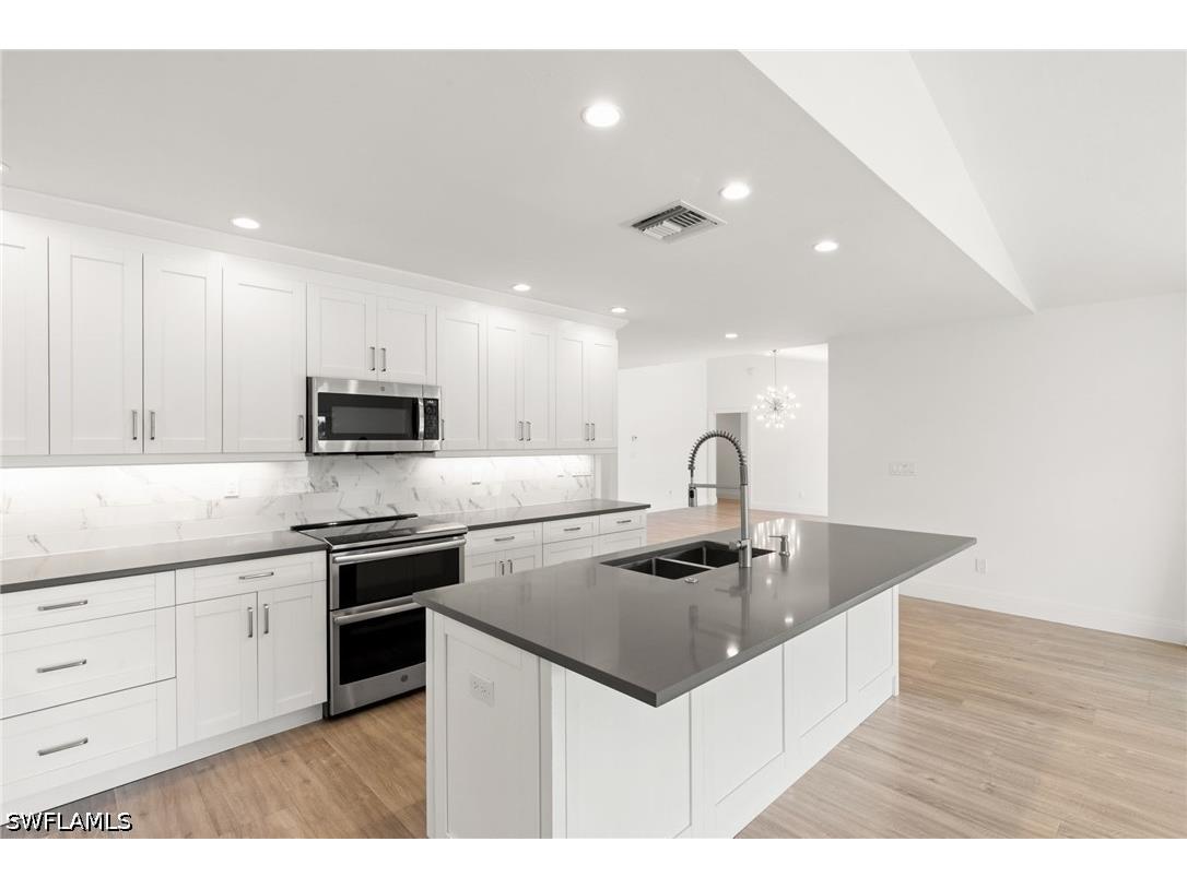 2178 Pine Woods Circle #25 Naples FL 34105 226012801 image12