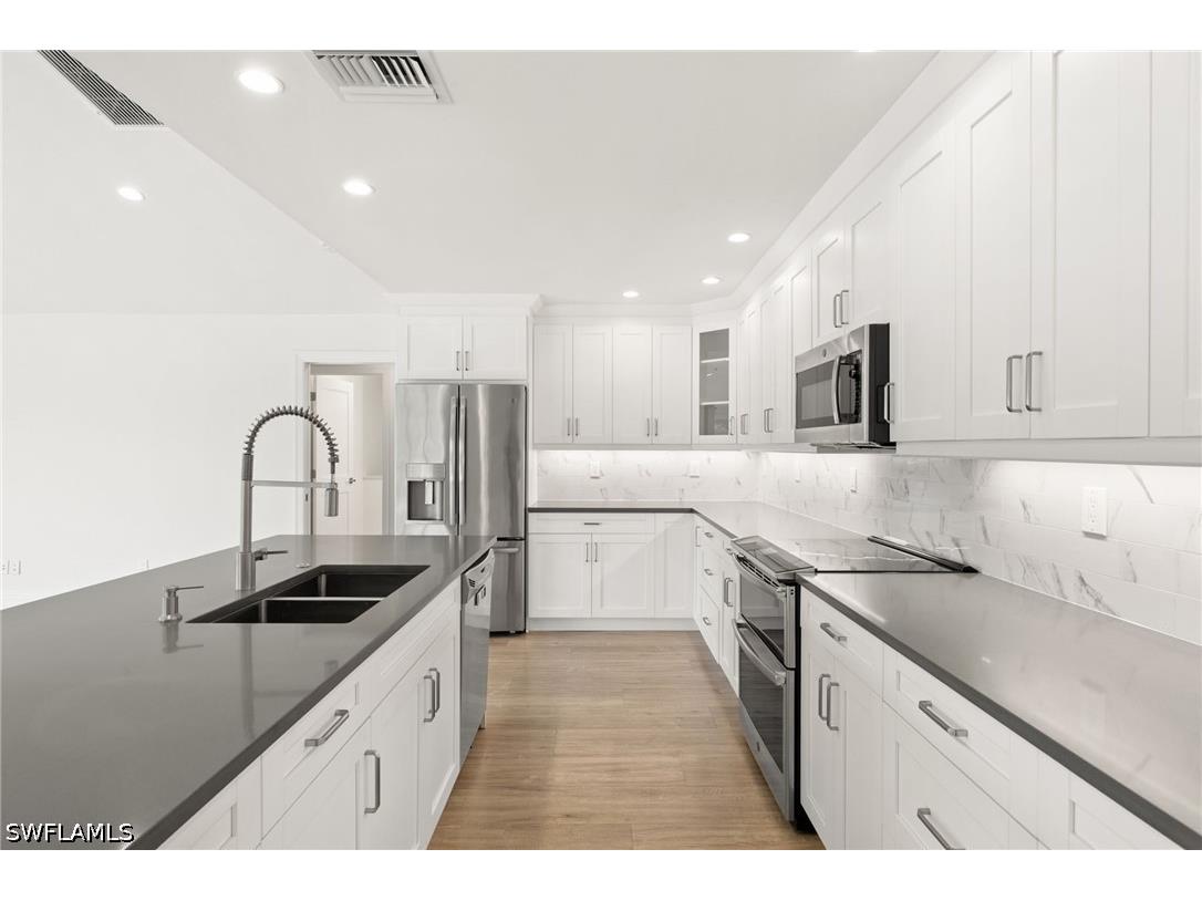 2178 Pine Woods Circle #25 Naples FL 34105 226012801 image14