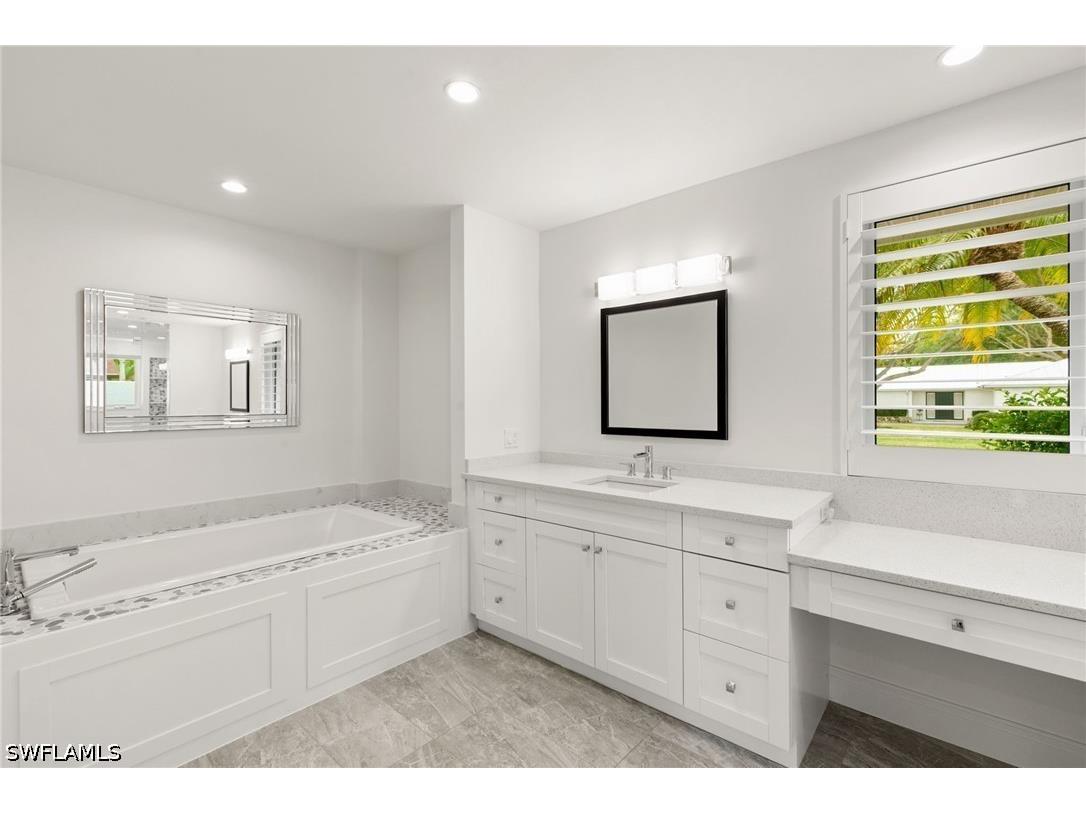 2178 Pine Woods Circle #25 Naples FL 34105 226012801 image23