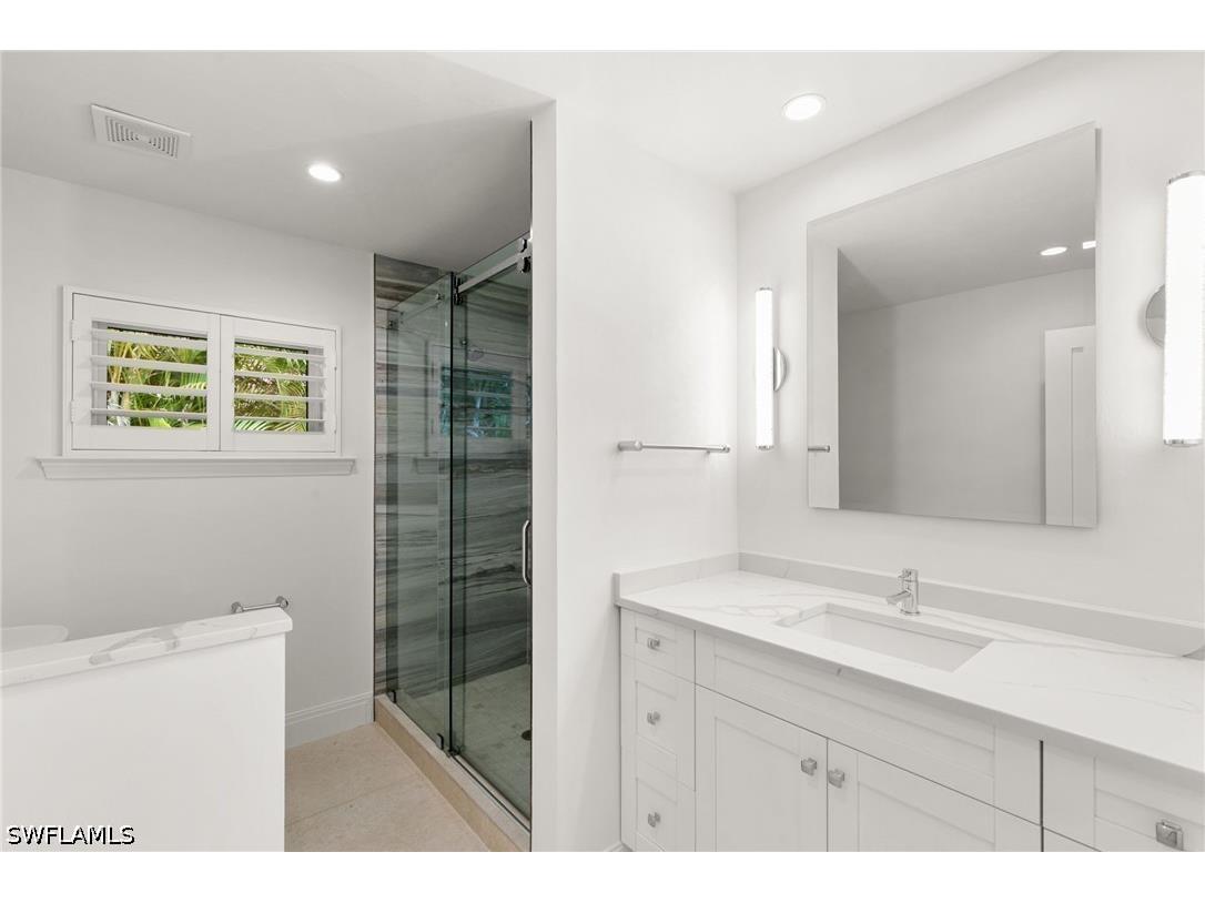 2178 Pine Woods Circle #25 Naples FL 34105 226012801 image29