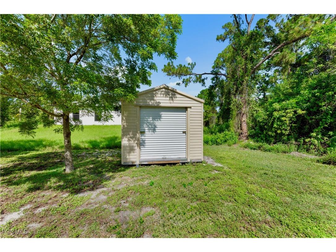 218 Lomax Avenue S Lehigh Acres FL 33974 2025020727 image4