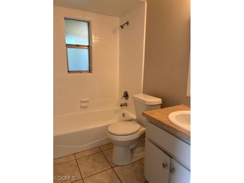 218 SE 16th Place #1 Cape Coral FL 33990 2025016382 image4