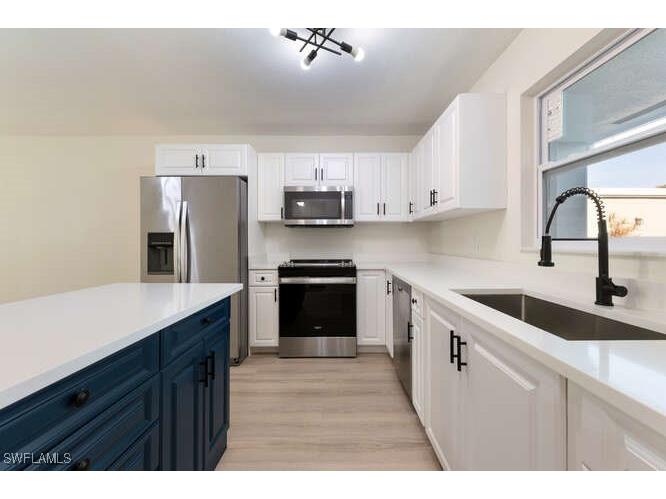 2180 Leisure Lane Fort Myers FL 33907 225082945 image3