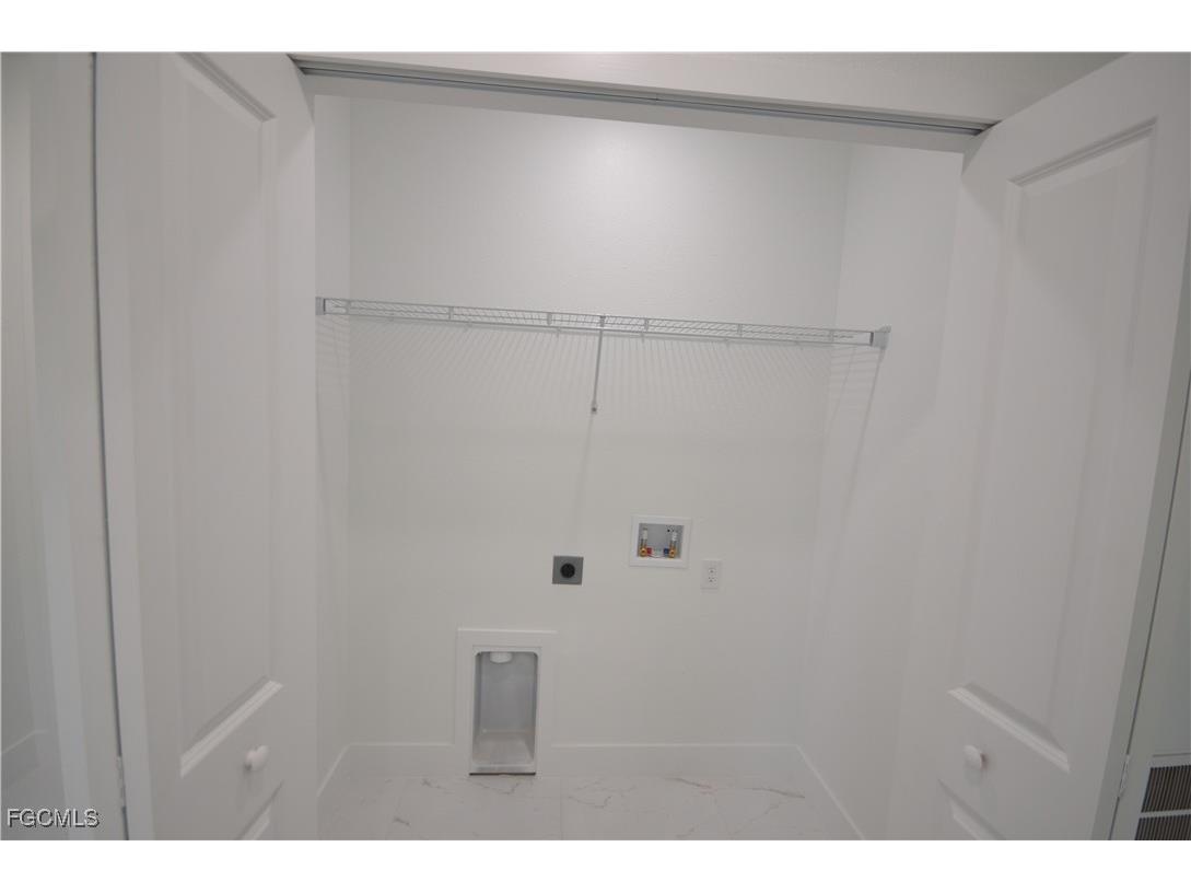 2188 Barker Boulevard Fort Myers FL 33916 2025008006 image16