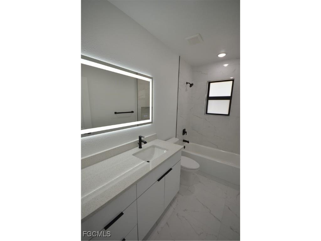 2188 Barker Boulevard Fort Myers FL 33916 2025008006 image17