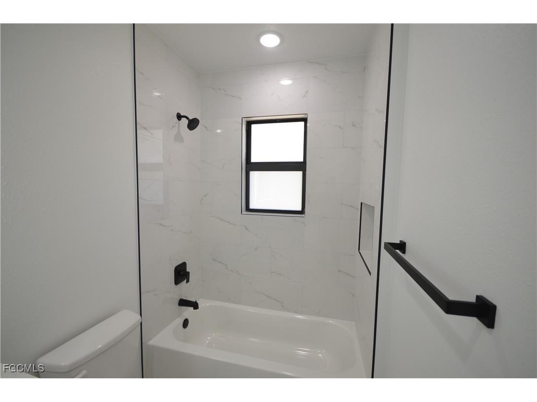 2188 Barker Boulevard Fort Myers FL 33916 2025008006 image18