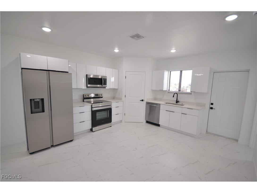 2188 Barker Boulevard Fort Myers FL 33916 2025008006 image24