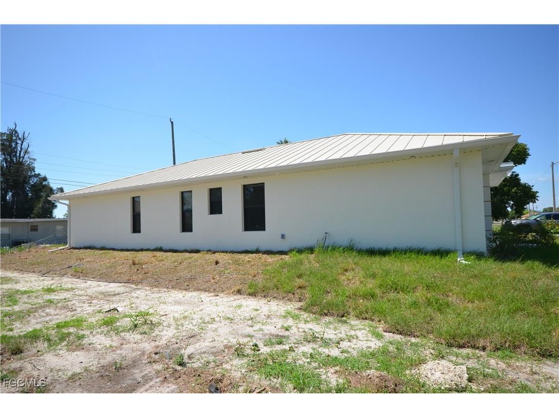 2188 Barker Boulevard Fort Myers FL 33916 2025008006 image4