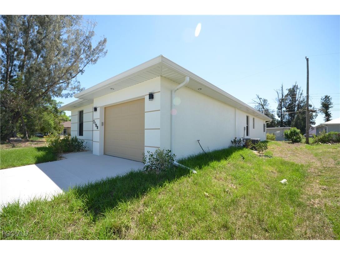 2188 Barker Boulevard Fort Myers FL 33916 2025008006 image8