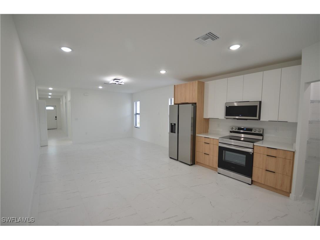 2188 Barker Boulevard Fort Myers FL 33916 225026511 image7