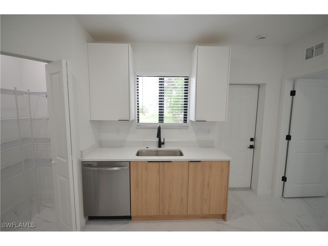 2188 Barker Boulevard Fort Myers FL 33916 225026511 image8