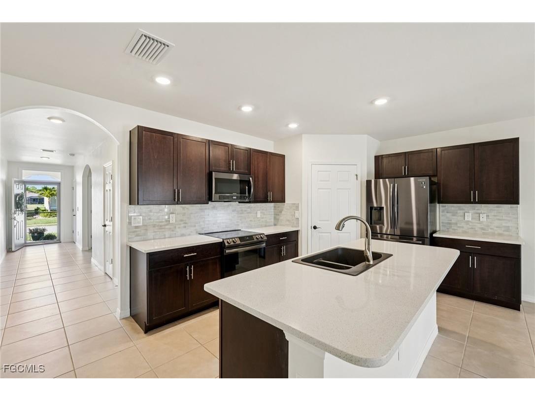 2188 Pigeon Plum Way North Fort Myers FL 33917 2026003537 image3