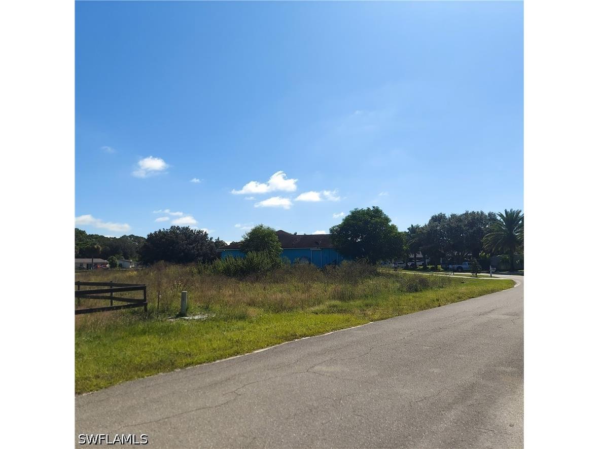 2189 Lincoln Park Avenue Alva FL 33920 226013830 image1