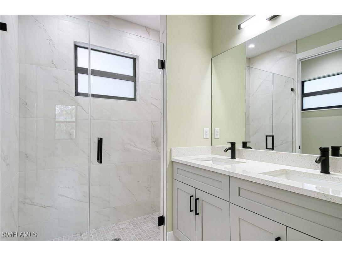 219 33rd Avenue NW Naples FL 34120 224091564 image33