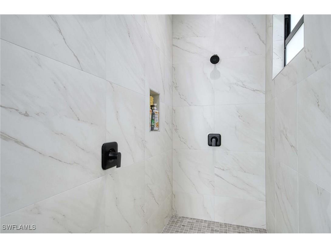 219 33rd Avenue NW Naples FL 34120 225038961 image21