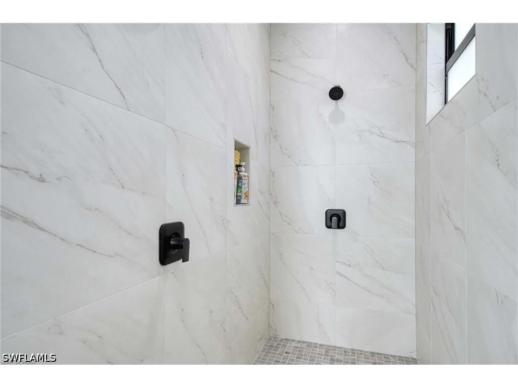 219 33rd Avenue NW Naples FL 34120 226021064 image21
