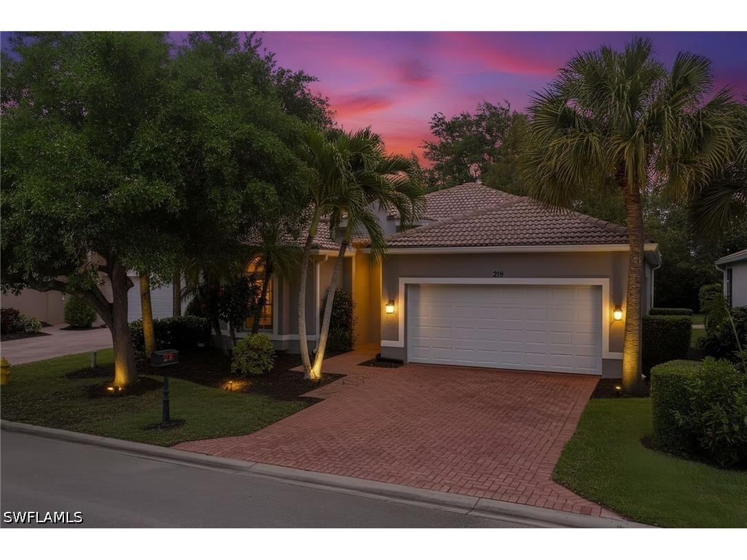 219 Glen Eagle Circle Naples FL 34104 226015237 image1