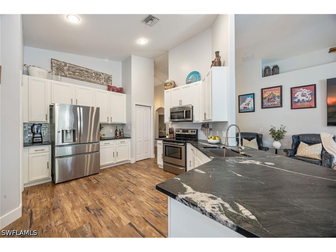 219 Glen Eagle Circle Naples FL 34104 226015237 image4