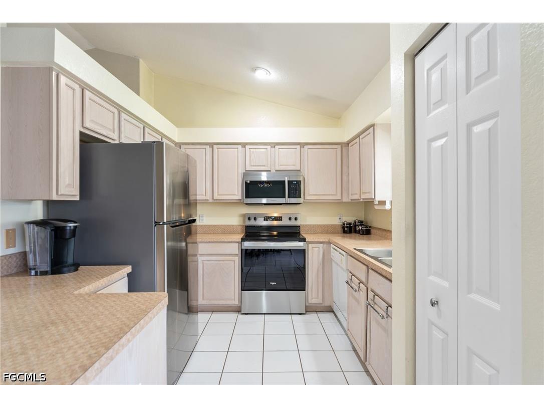 219 NE 7th Place Cape Coral FL 33909 2026025890 image24