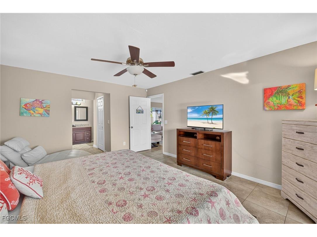 219 SE 1st Place Cape Coral FL 33990 2025019801 image17