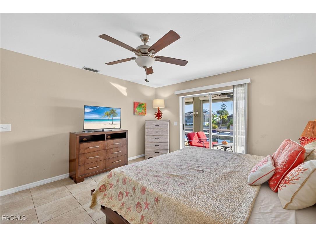 219 SE 1st Place Cape Coral FL 33990 2025019801 image18