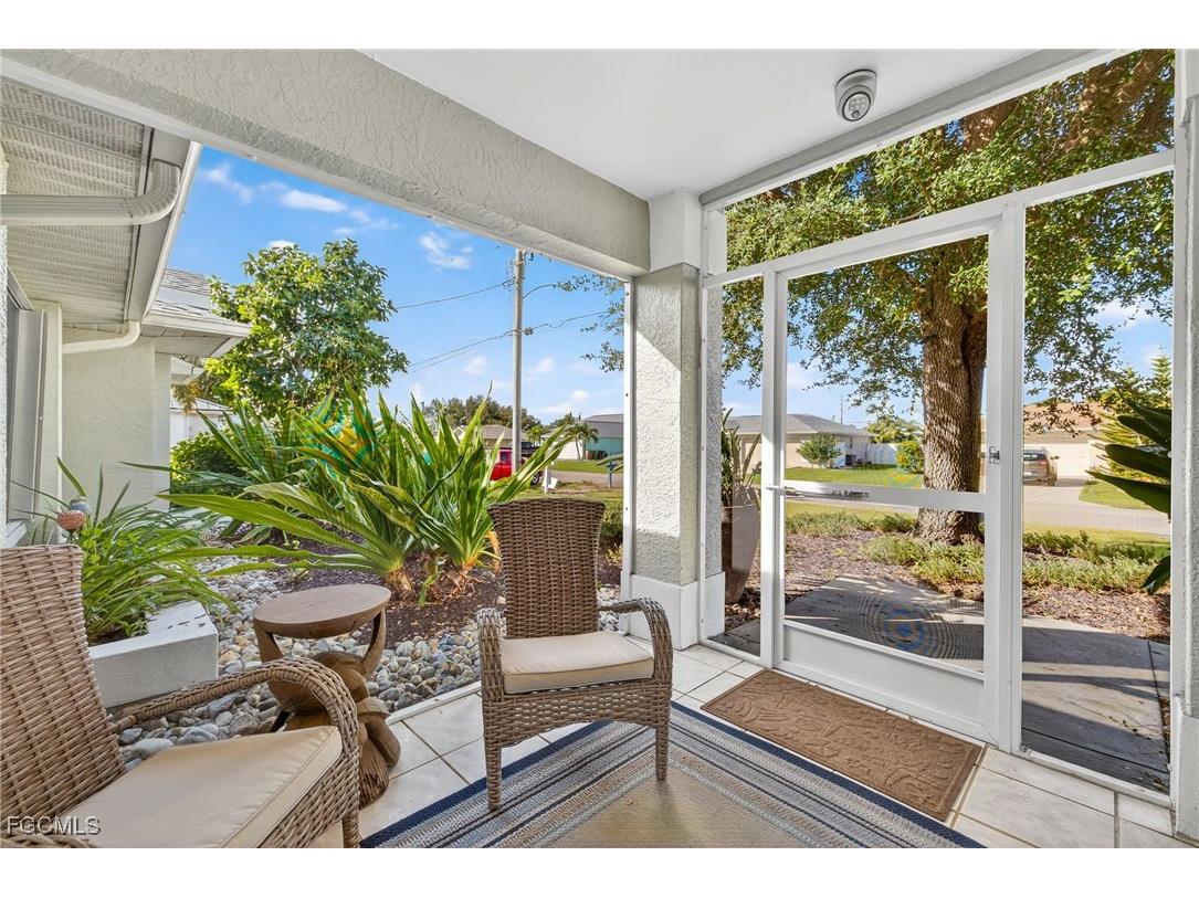 219 SE 1st Place Cape Coral FL 33990 2025019801 image3