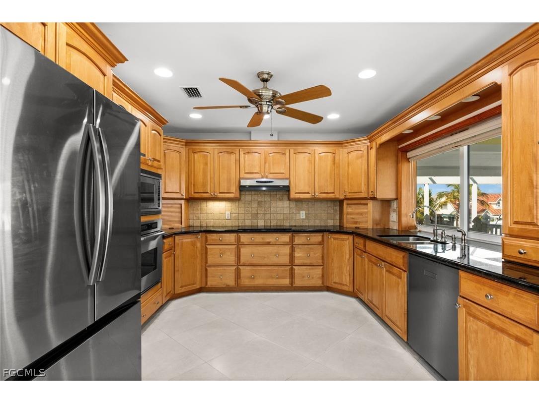 2193 Macadamia Street Saint James City FL 33956 2026009736 image12