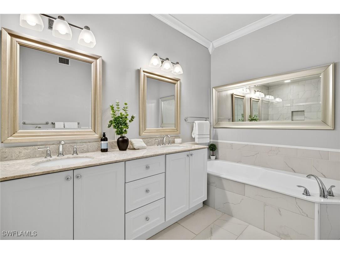 2193 Paget Circle #1.25 Naples FL 34112 225073708 image20