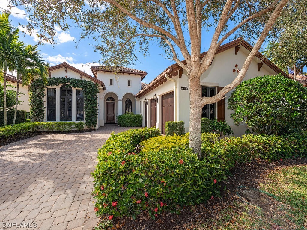 2195 Residence Circle Naples FL 34105 224012462 image1
