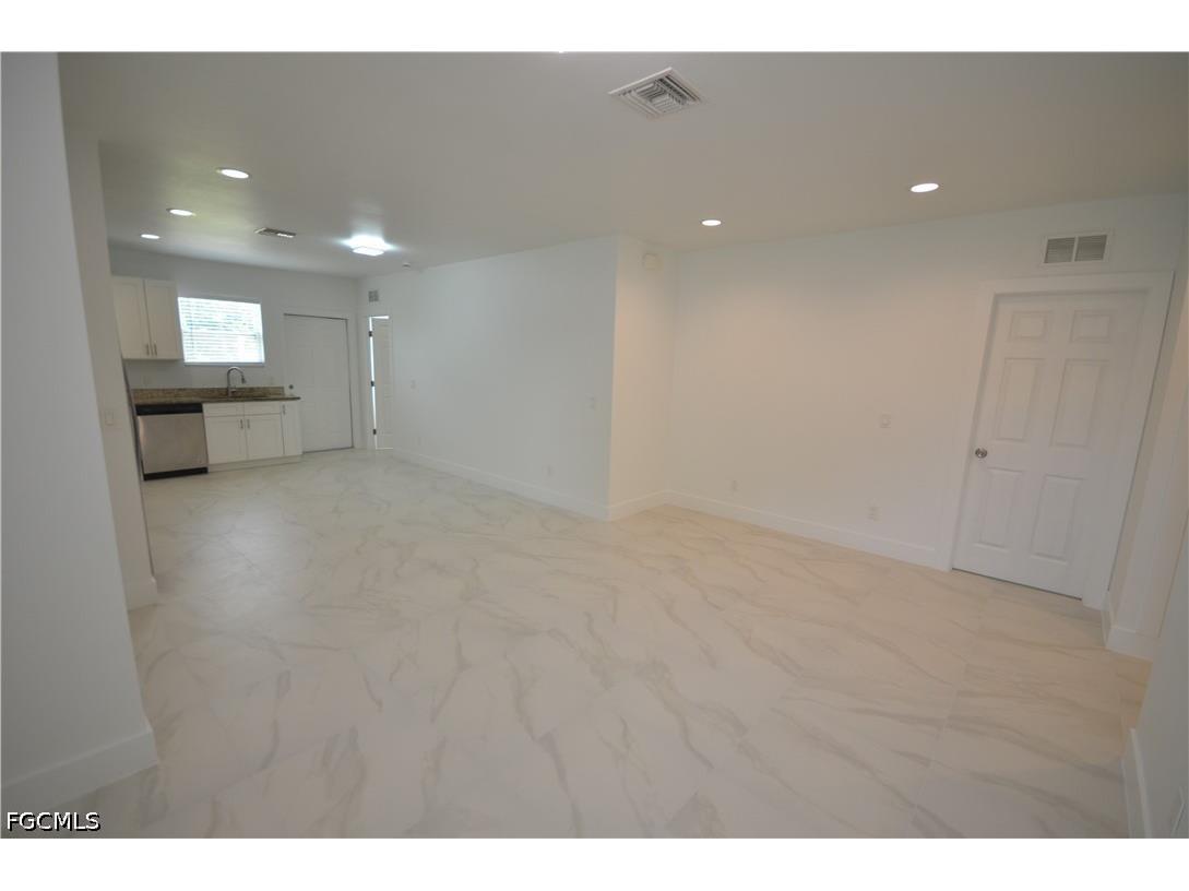 2197 Davis Court Fort Myers FL 33916 2026010698 image14