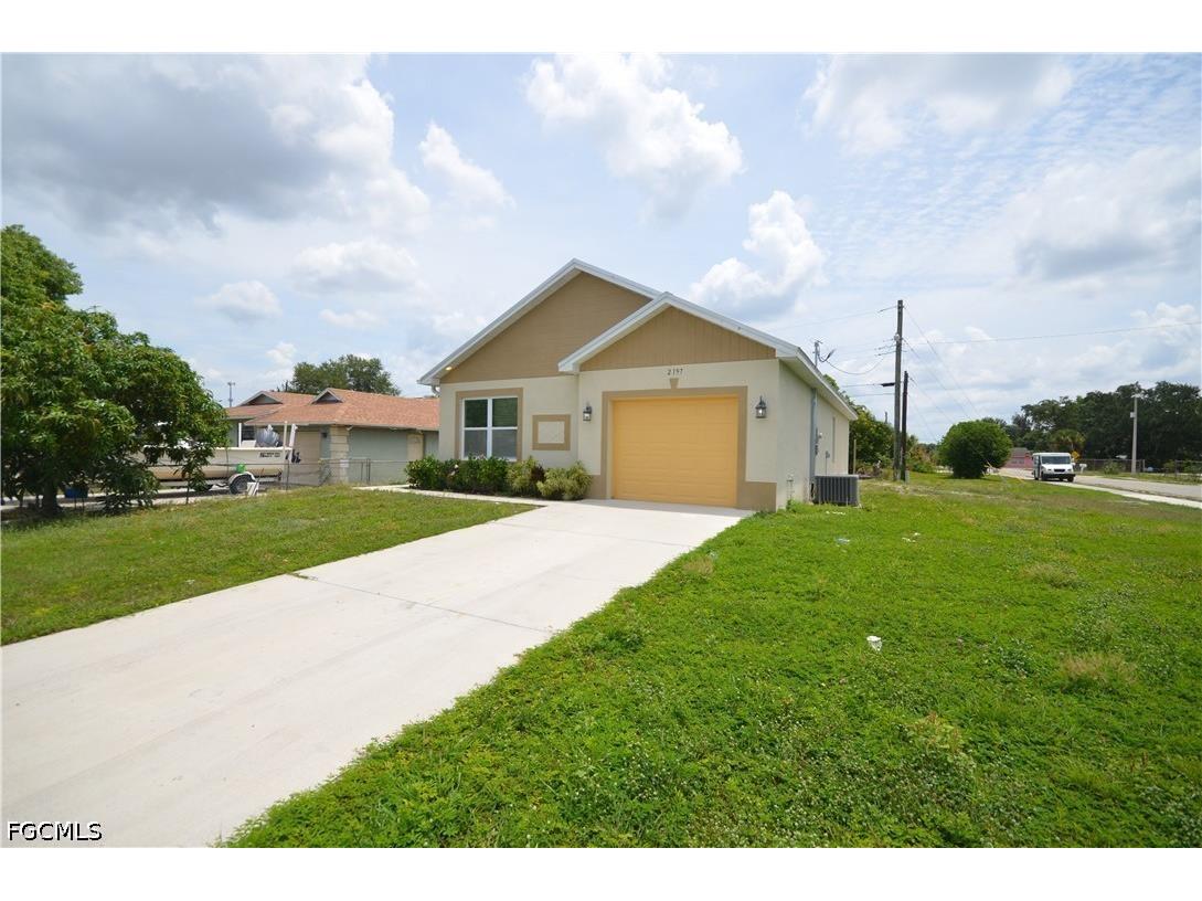 2197 Davis Court Fort Myers FL 33916 2026010698 image2